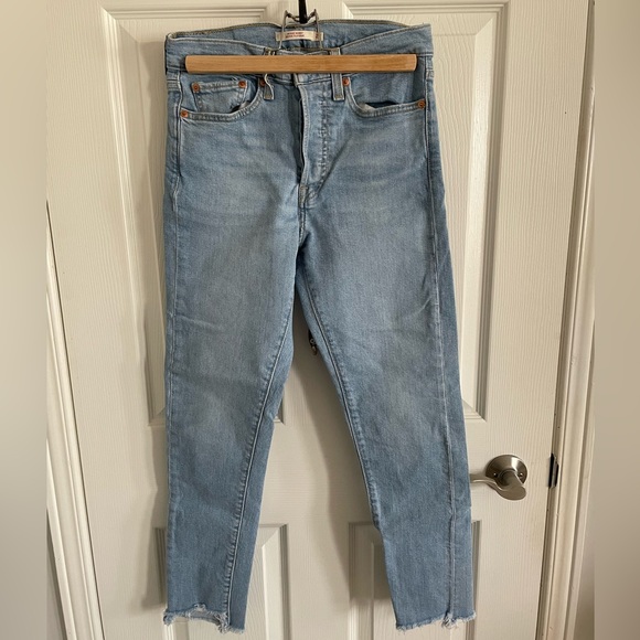 Levi’s Wedgie Skinny Jeans - Picture 3 of 3